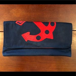 Vineyard Vines Anchor Clutch